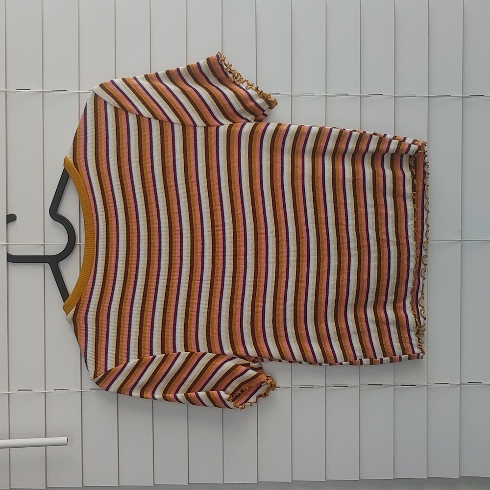 Target Cropped Top - Picture 6 of 6